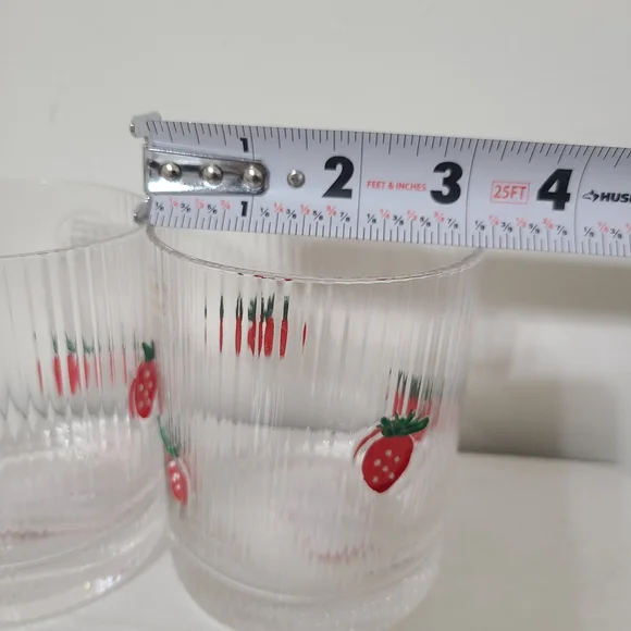 2 Strawberry Icon Patterned Textured Glass Tumblers Juice Glasses - Picture 5 of 6